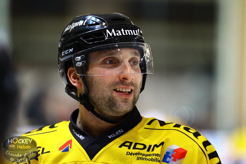 Chamonix  0 - 2 Rouen