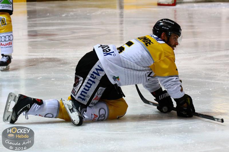 Chamonix  0 - 2 Rouen