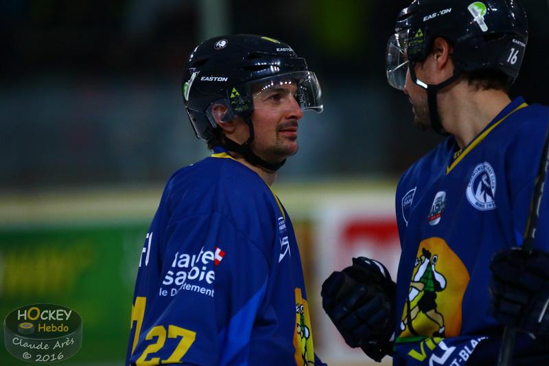 Chamonix  0 - 2 Rouen