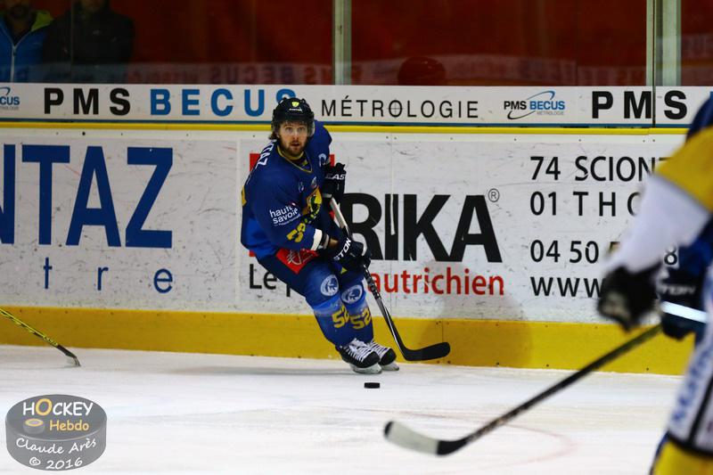 Chamonix  0 - 2 Rouen