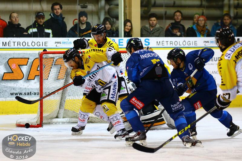 Chamonix  0 - 2 Rouen