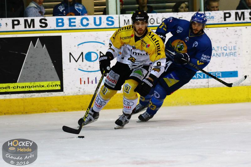 Chamonix  0 - 2 Rouen