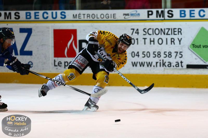 Chamonix  0 - 2 Rouen