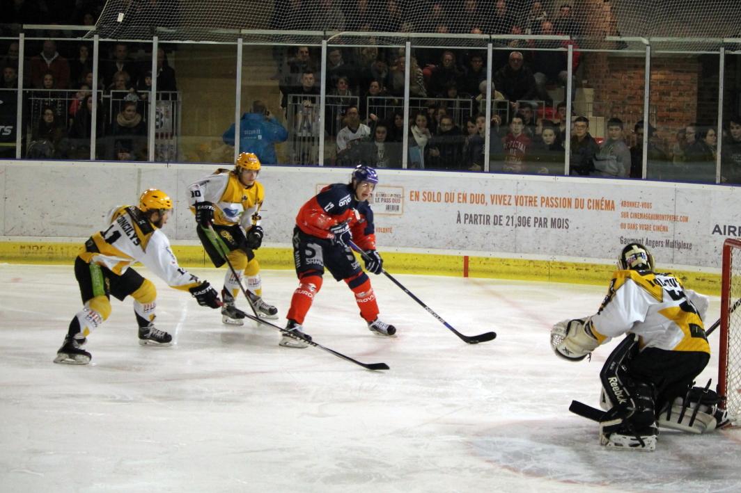 Angers  6 - 1 Strasbourg 