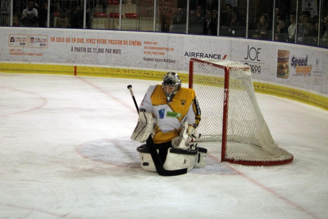 Angers  6 - 1 Strasbourg 