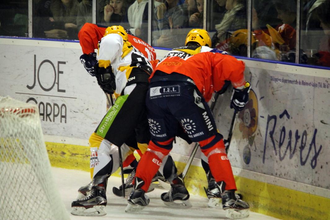 Angers  6 - 1 Strasbourg 