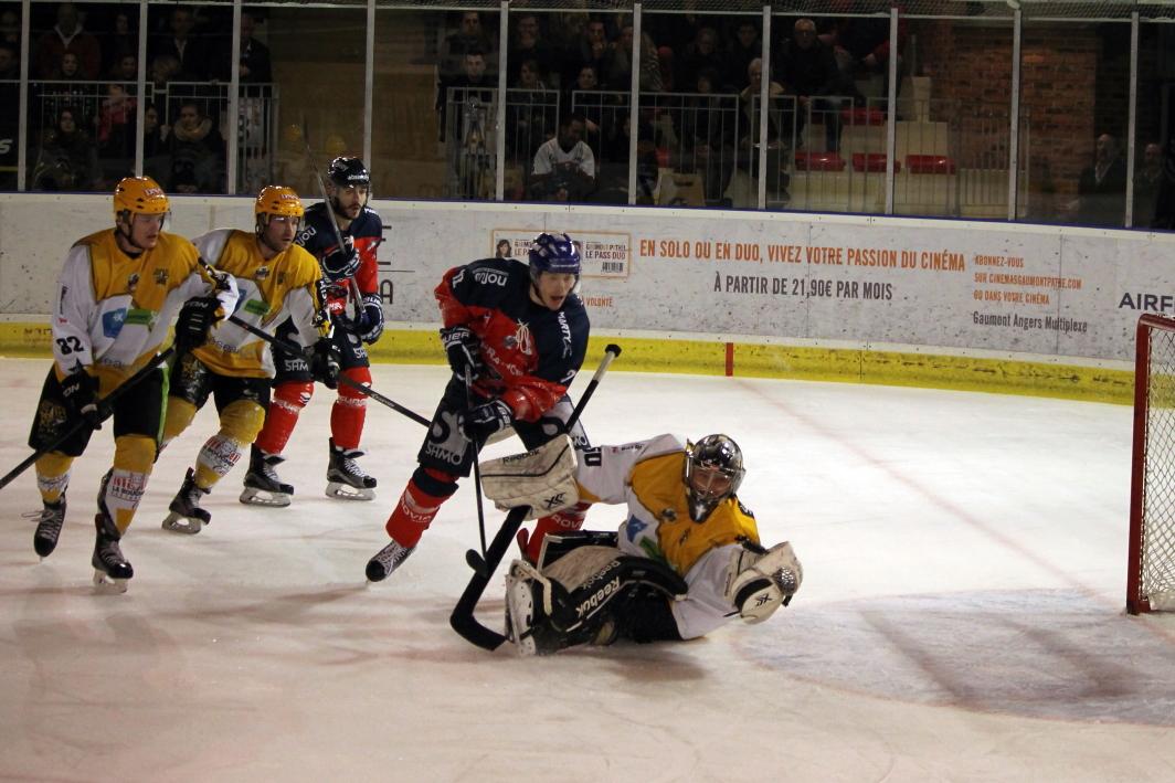 Angers  6 - 1 Strasbourg 