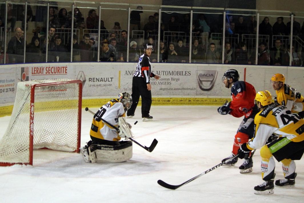 Angers  6 - 1 Strasbourg 
