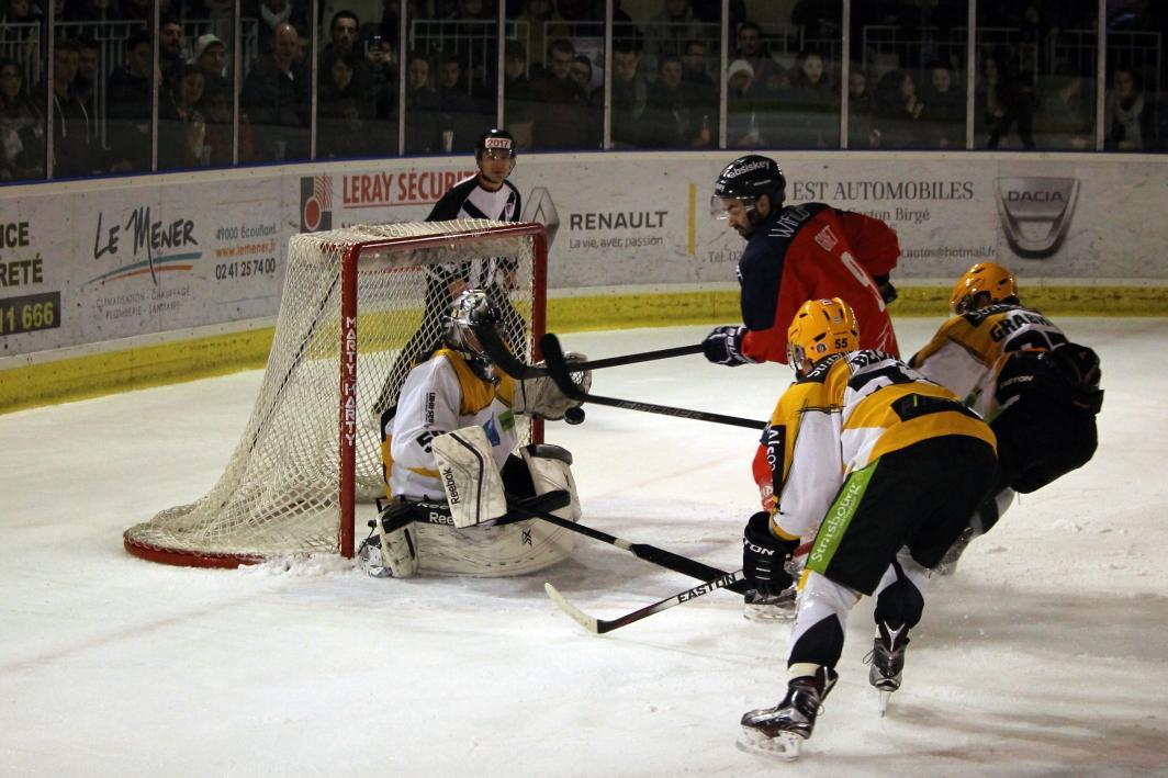 Angers  6 - 1 Strasbourg 