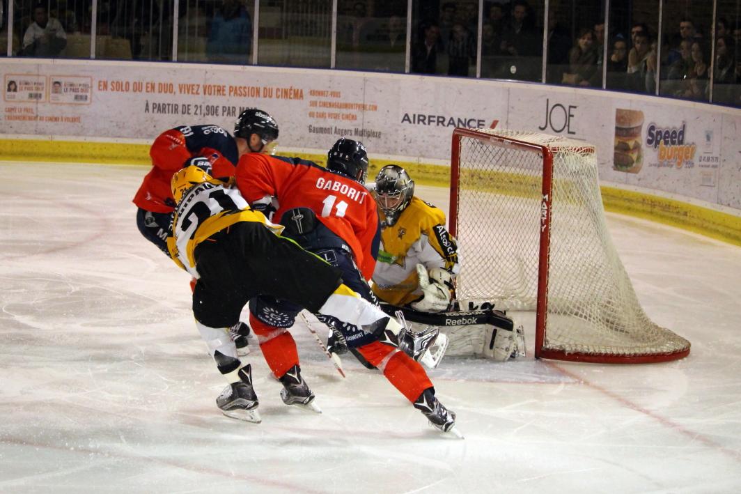 Angers  6 - 1 Strasbourg 