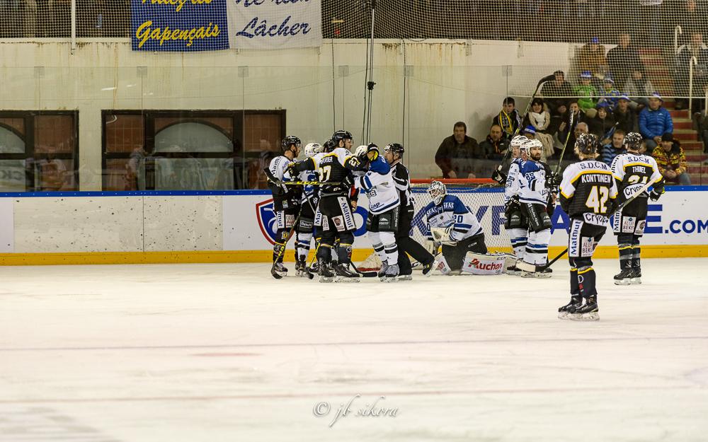 Gap  4 - 2 Rouen
