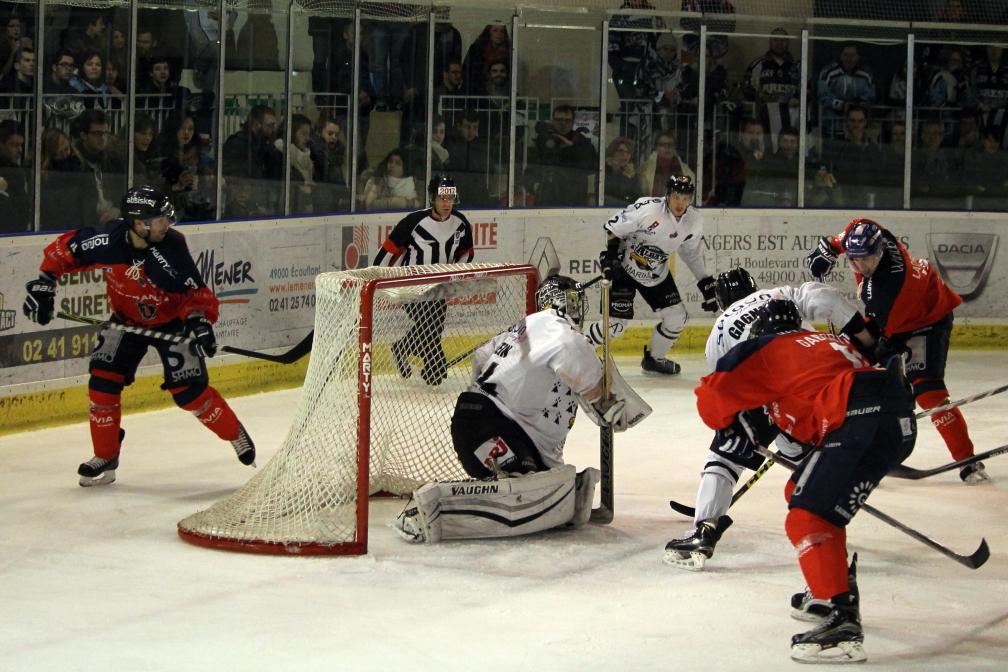 Angers  5 - 2 Brest 