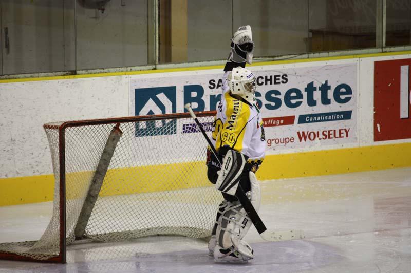 Chamonix  3 - 4 Rouen
