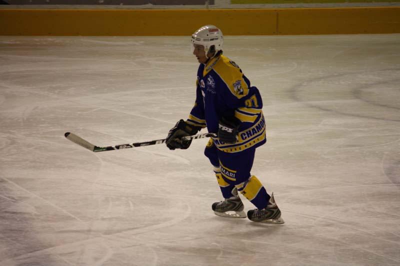 Chamonix  3 - 4 Rouen