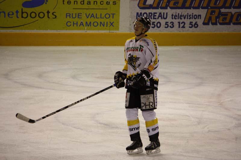 Chamonix  3 - 4 Rouen
