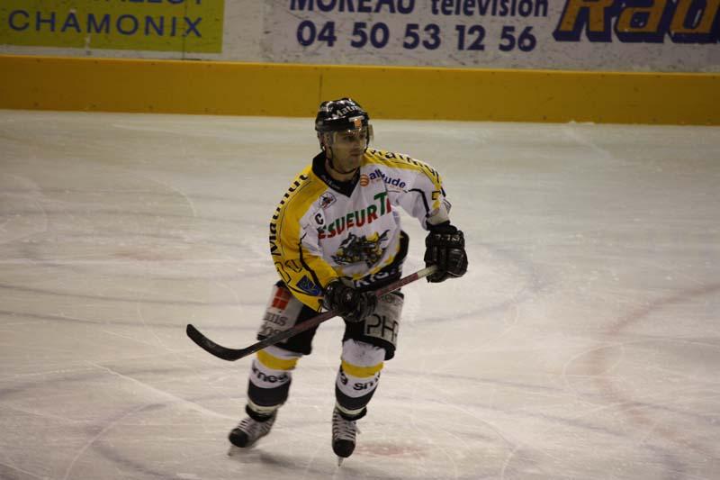 Chamonix  3 - 4 Rouen