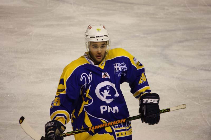 Chamonix  3 - 4 Rouen
