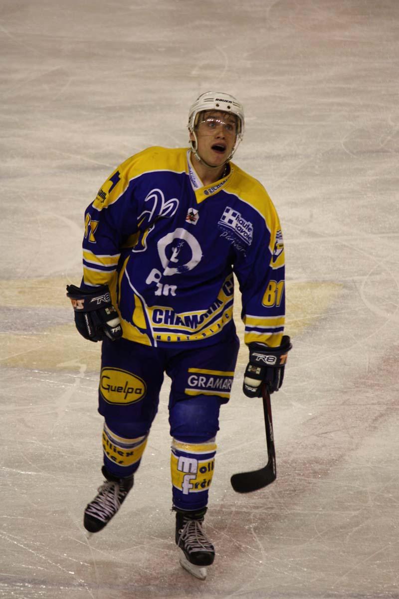 Chamonix  3 - 4 Rouen