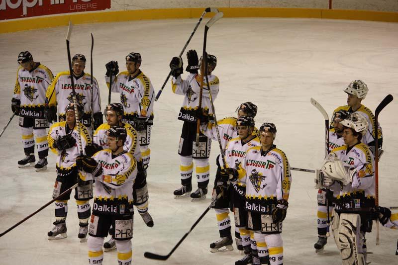 Chamonix  3 - 4 Rouen