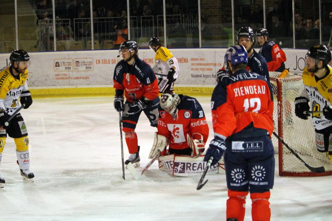 Angers  2 - 3 Rouen