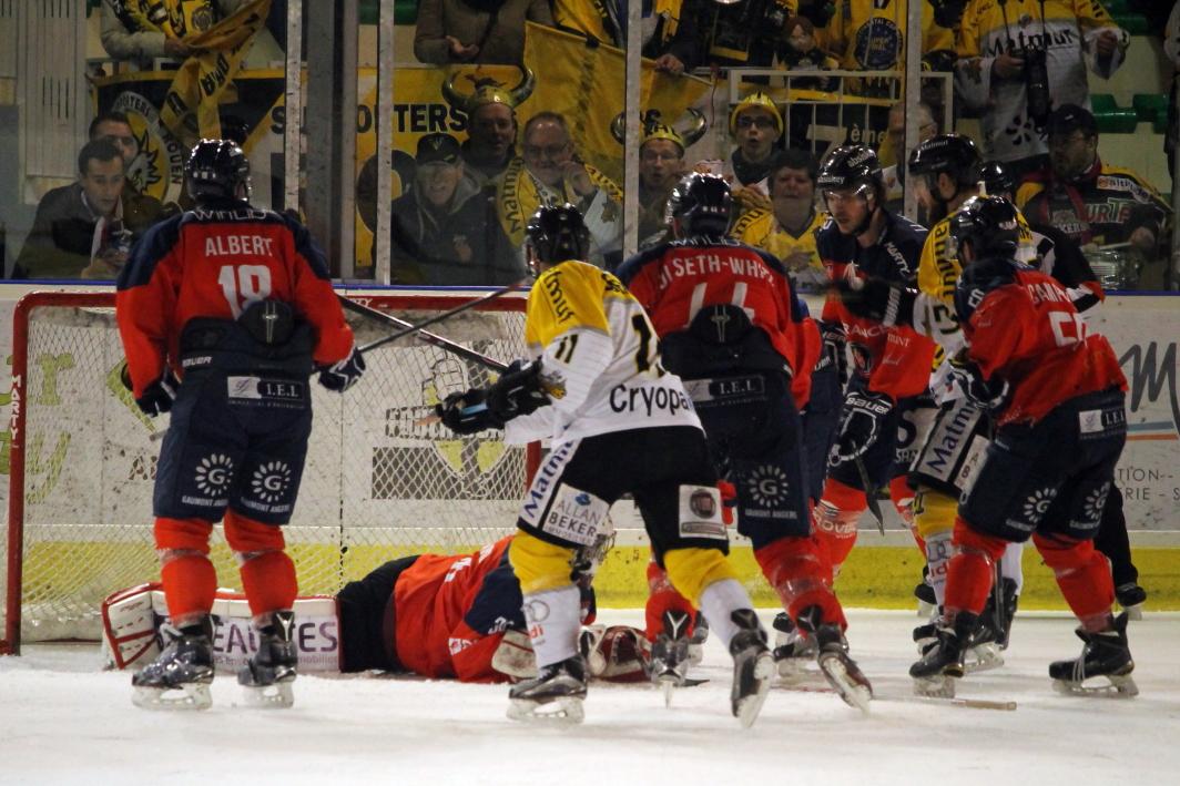 Angers  2 - 3 Rouen