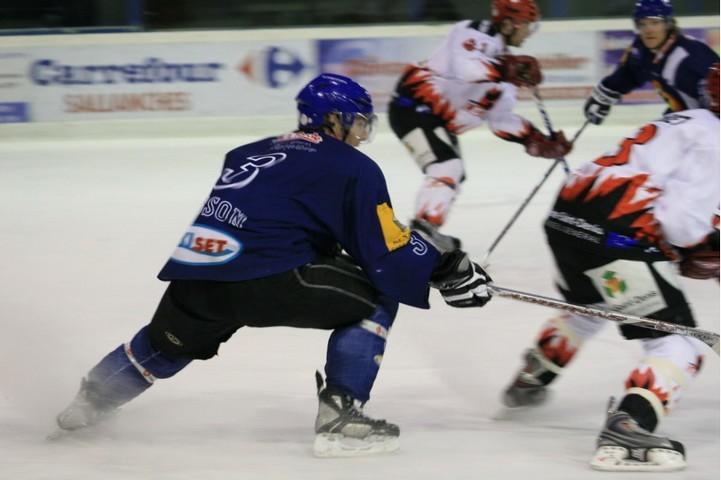 Mont-Blanc 4 - 2 Neuilly/Marne
