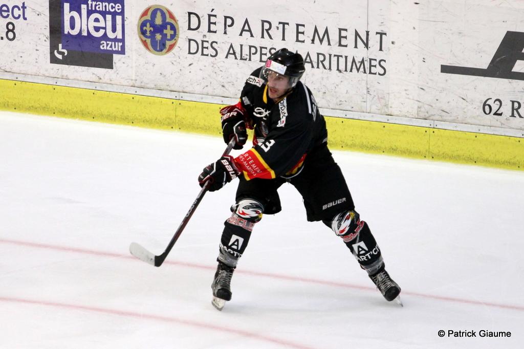 Nice 2 - 0 Strasbourg 