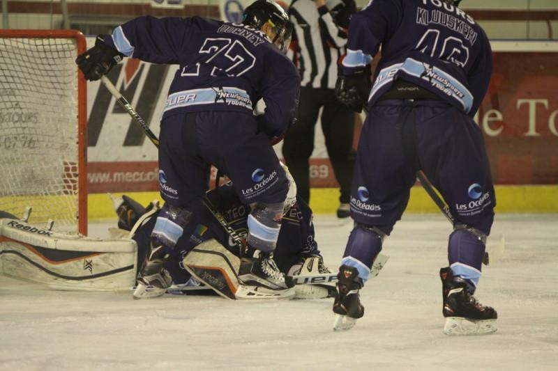 Tours  2 - 0 Courchevel-Méribel-Pralognan