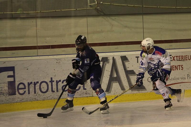 Tours  2 - 0 Courchevel-Méribel-Pralognan