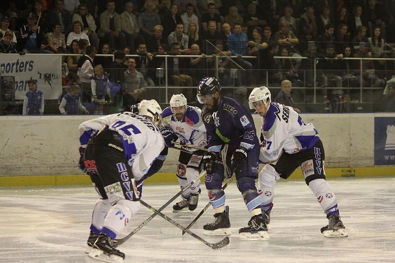 Tours  2 - 0 Courchevel-Méribel-Pralognan