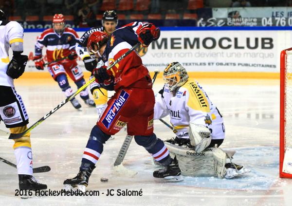Grenoble  3 - 4 Rouen