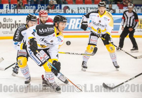 Grenoble  3 - 4 Rouen