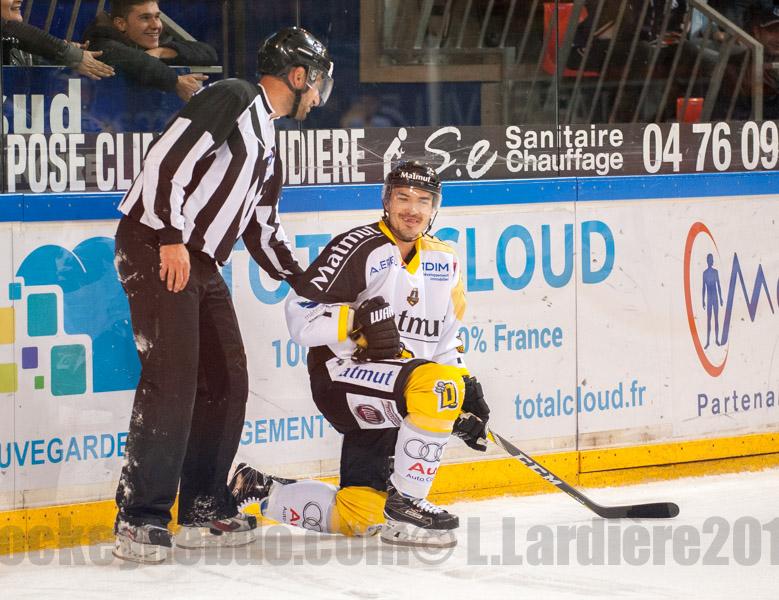 Grenoble  3 - 4 Rouen