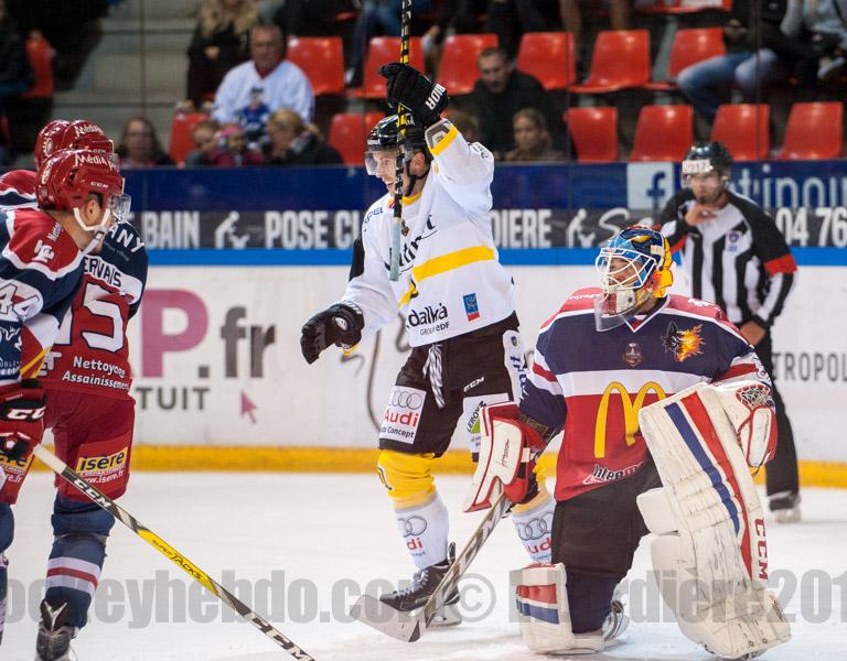 Grenoble  3 - 4 Rouen