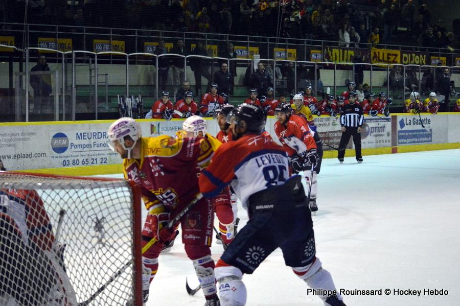 Dijon  3 - 4 Angers 