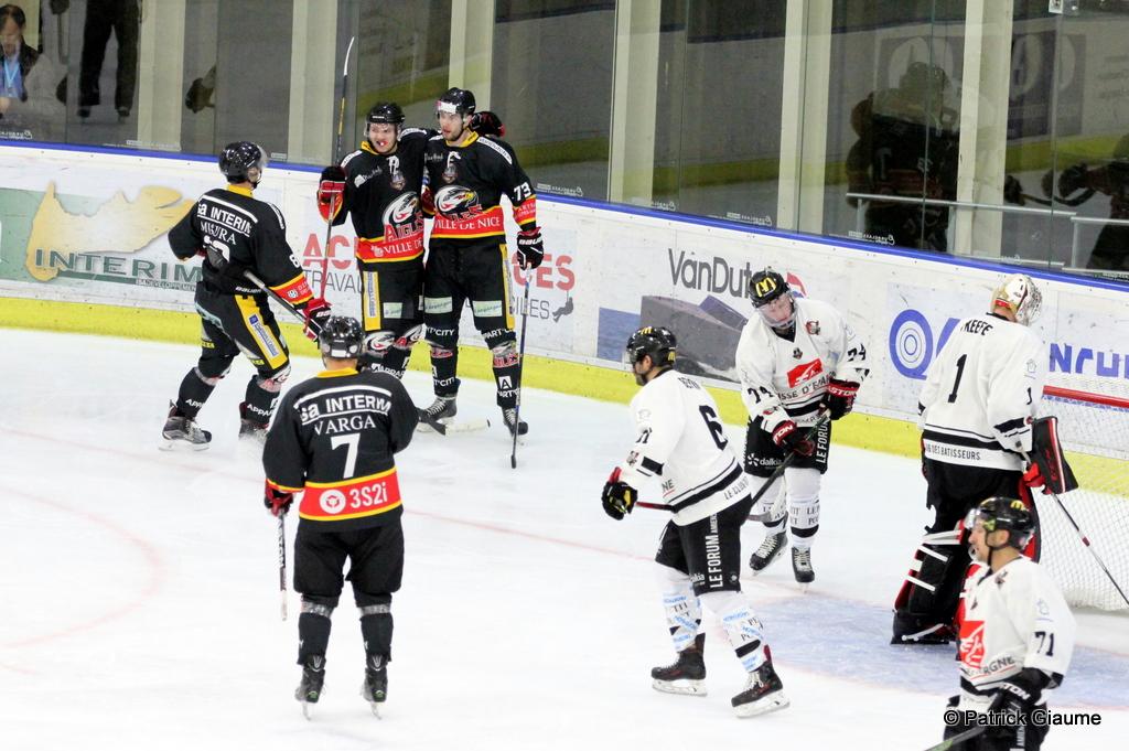 Nice 1 - 3 Amiens 