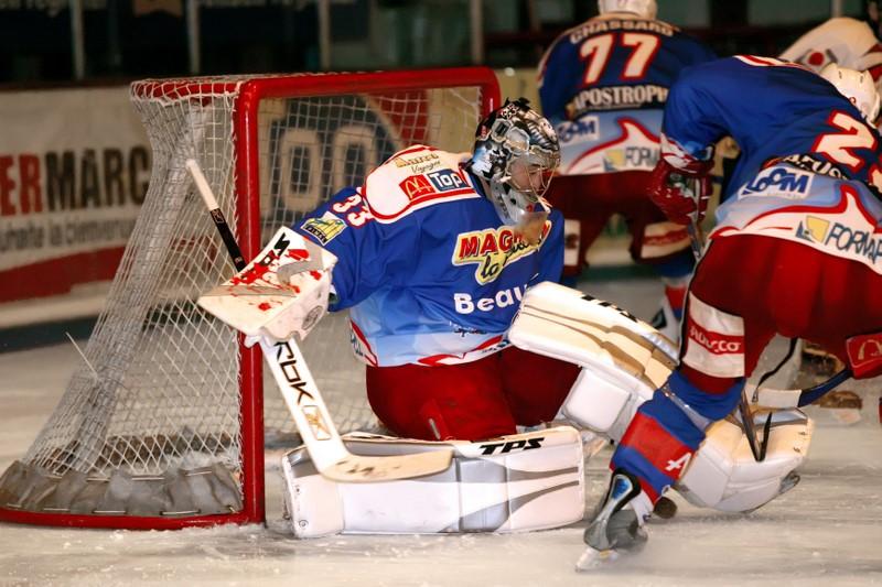 Epinal  1 - 4 Grenoble 
