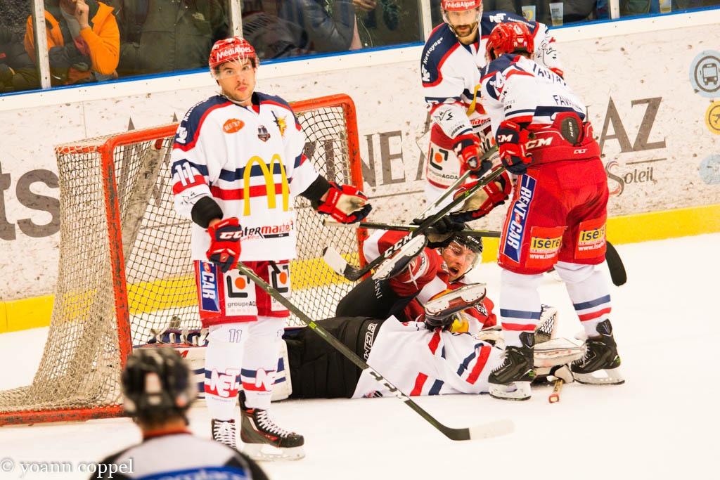 Chamonix / Morzine 0 - 5 Grenoble 