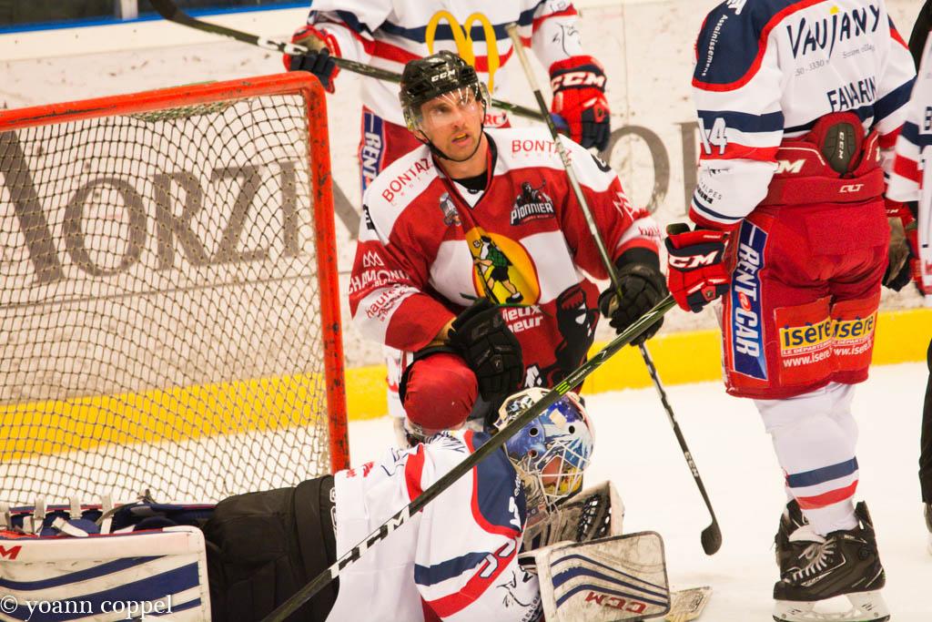 Chamonix / Morzine 0 - 5 Grenoble 