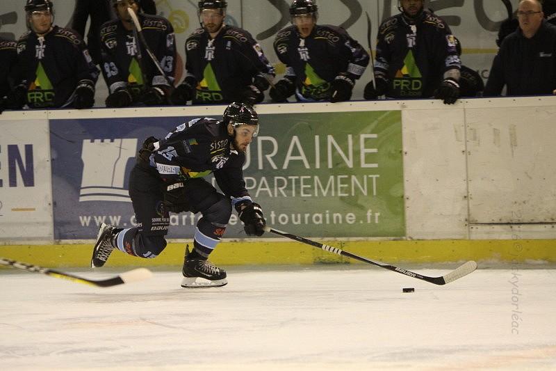 Tours  4 - 3 Neuilly/Marne