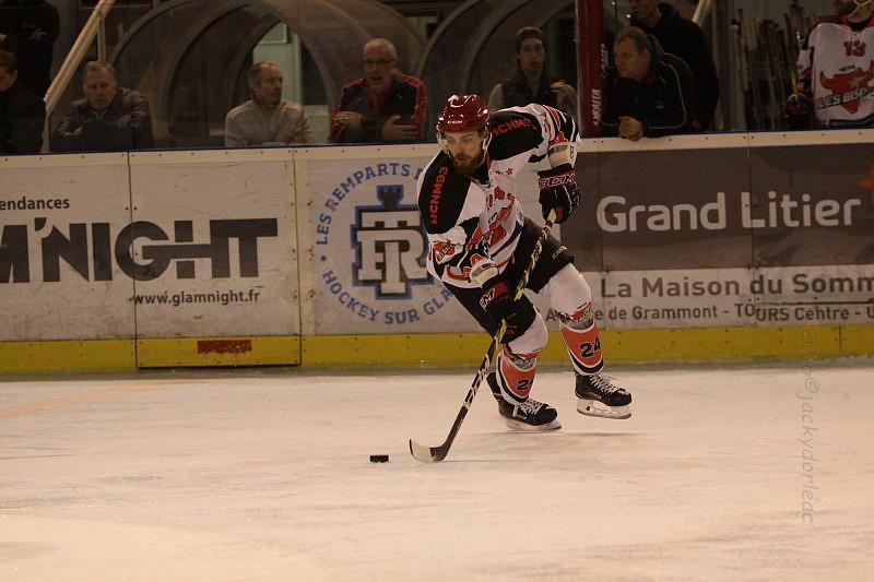 Tours  4 - 3 Neuilly/Marne