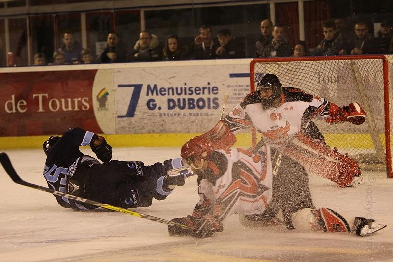 Tours  4 - 3 Neuilly/Marne
