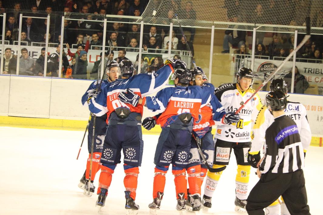 Angers  2 - 3 Rouen