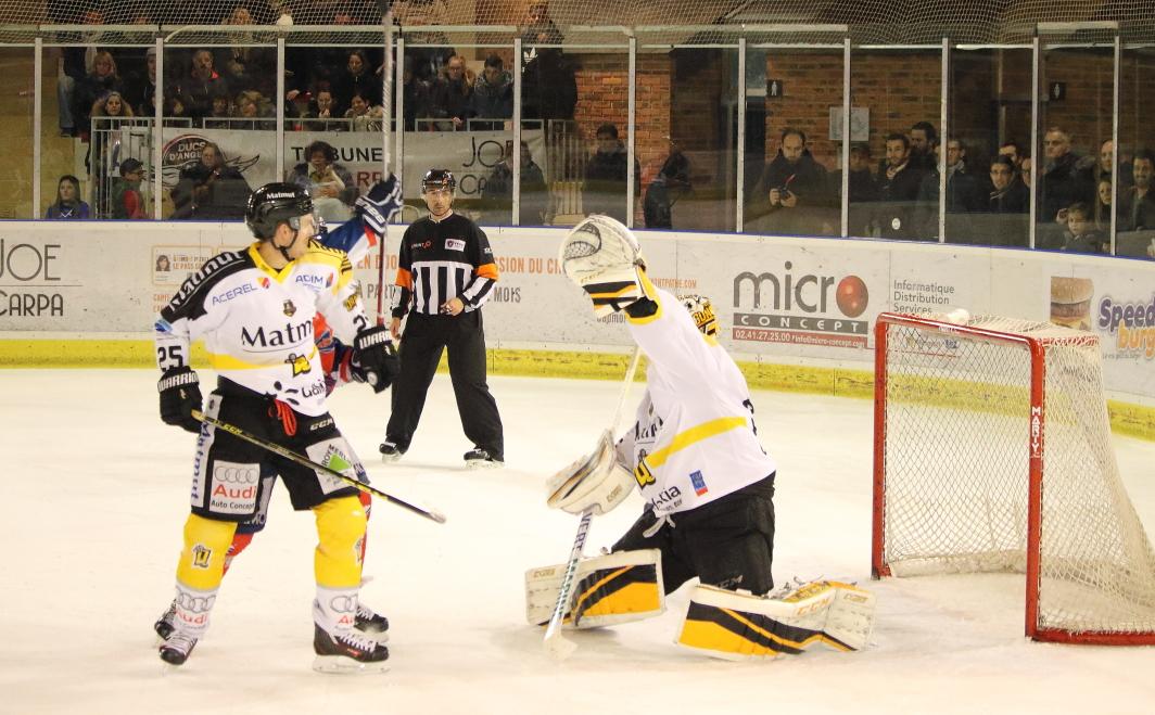 Angers  2 - 3 Rouen