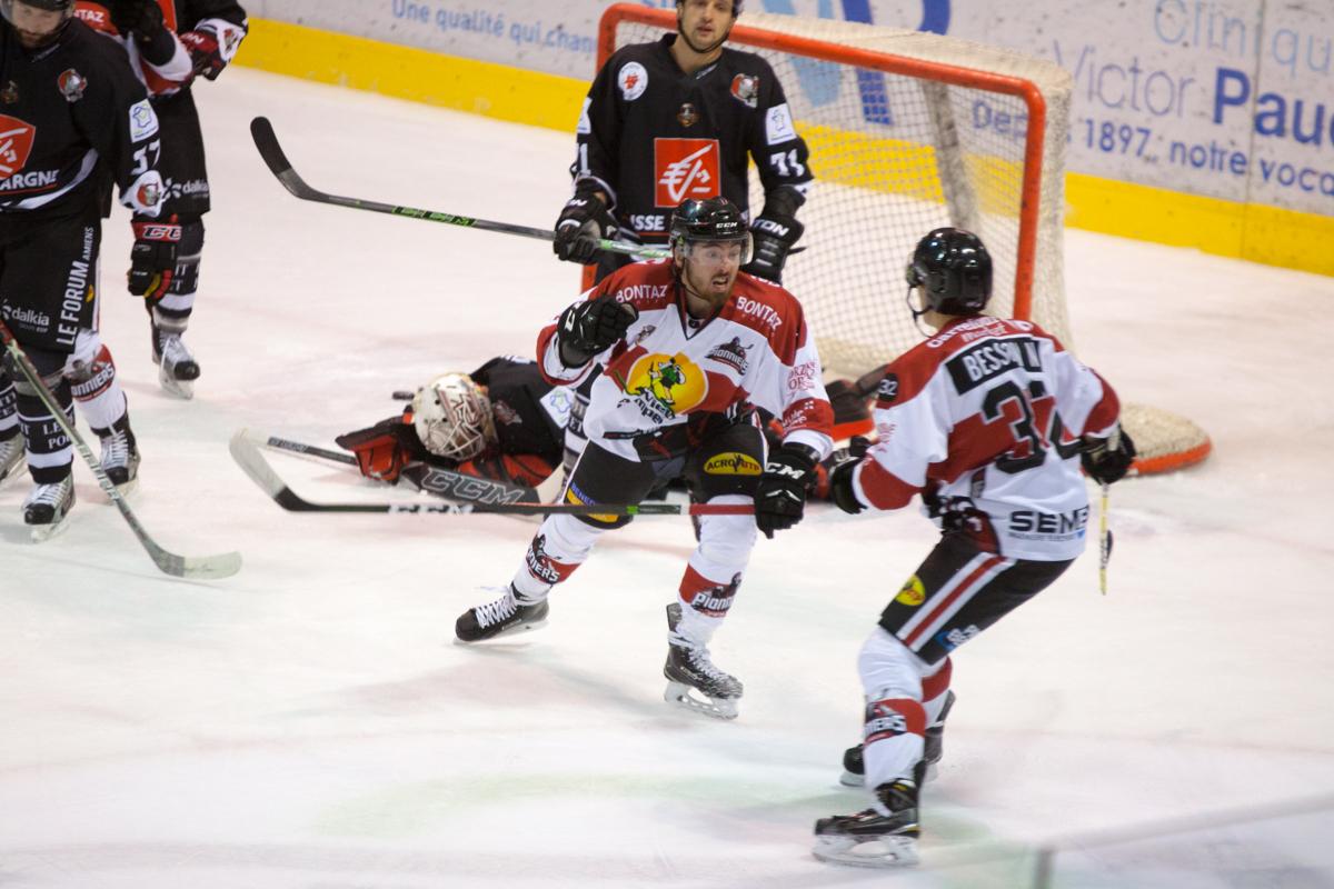 Amiens  3 - 4 Chamonix / Morzine