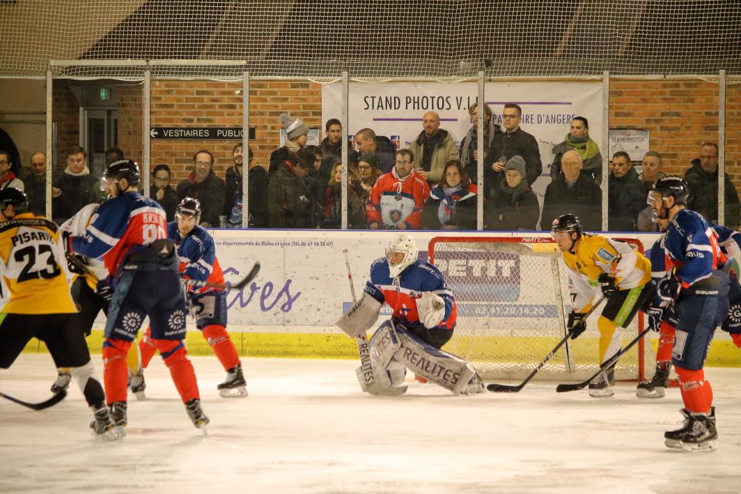 Angers  3 - 0 Strasbourg 