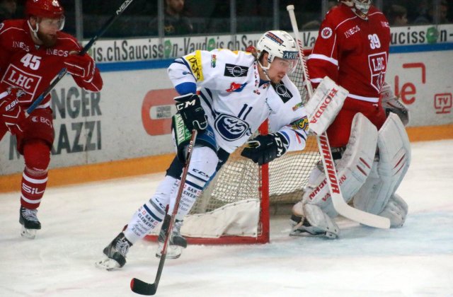 Photo hockey reportage NLA: Zuri n'a pas résisté