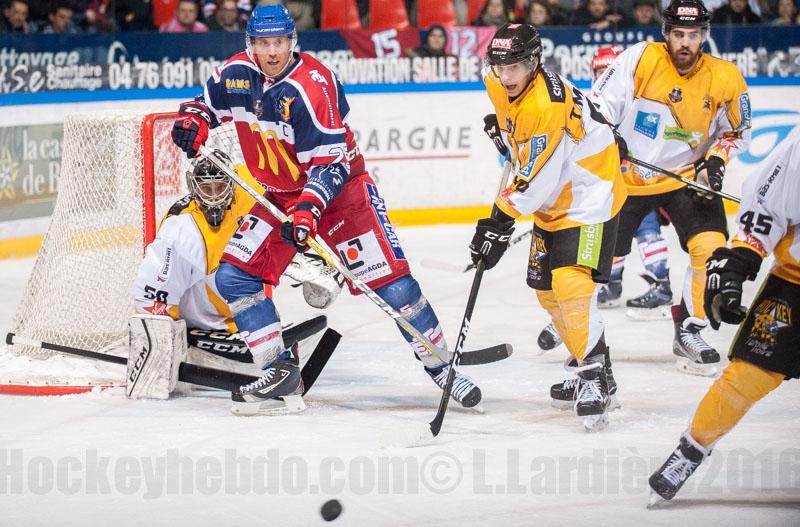 Grenoble  3 - 0 Strasbourg 
