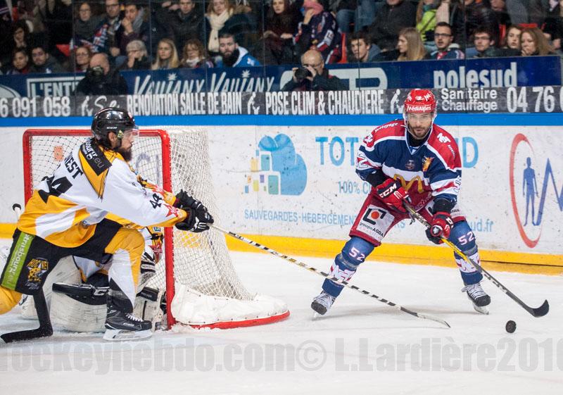 Grenoble  3 - 0 Strasbourg 