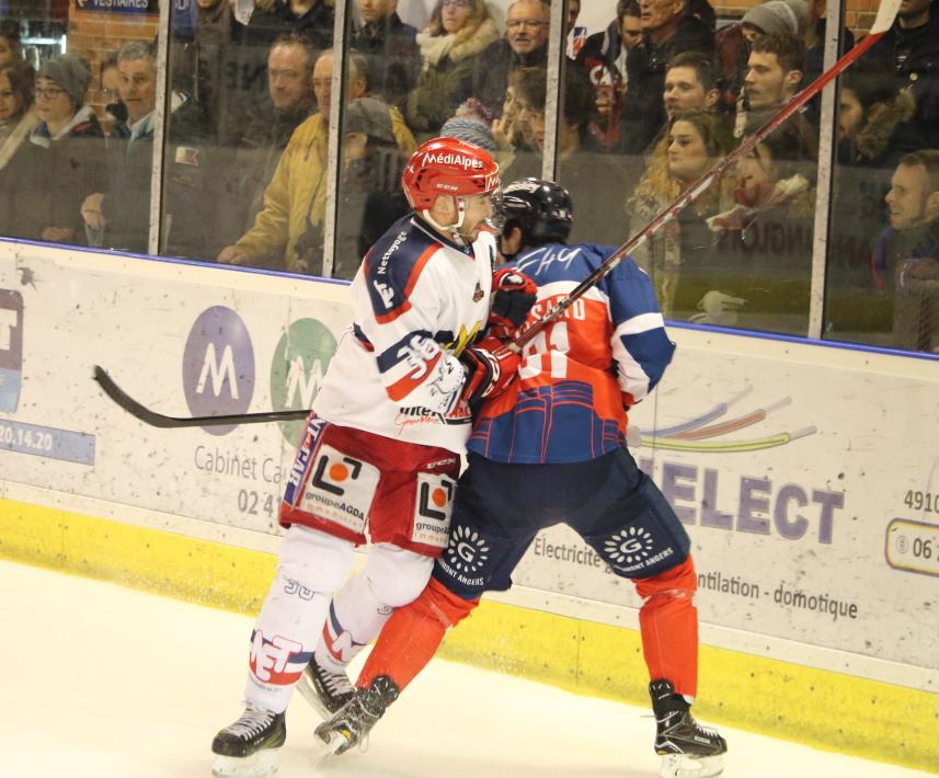 Angers  2 - 4 Grenoble 